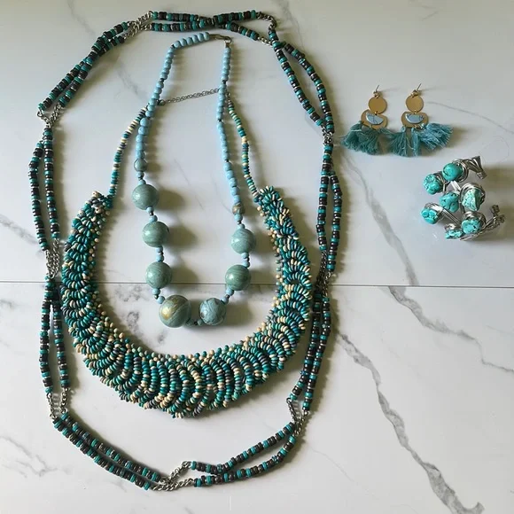 Jewelry Bundle - Picture 1 of 8